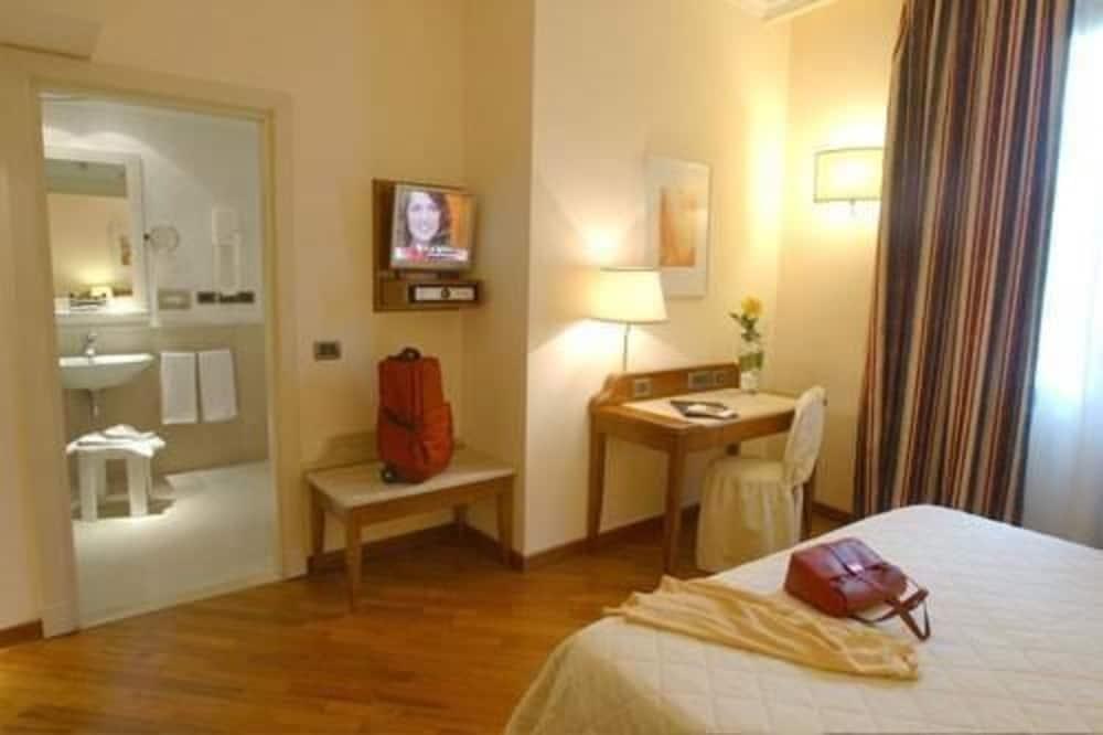 B&B Hotel Firenze Laurus Al Duomo Exterior photo