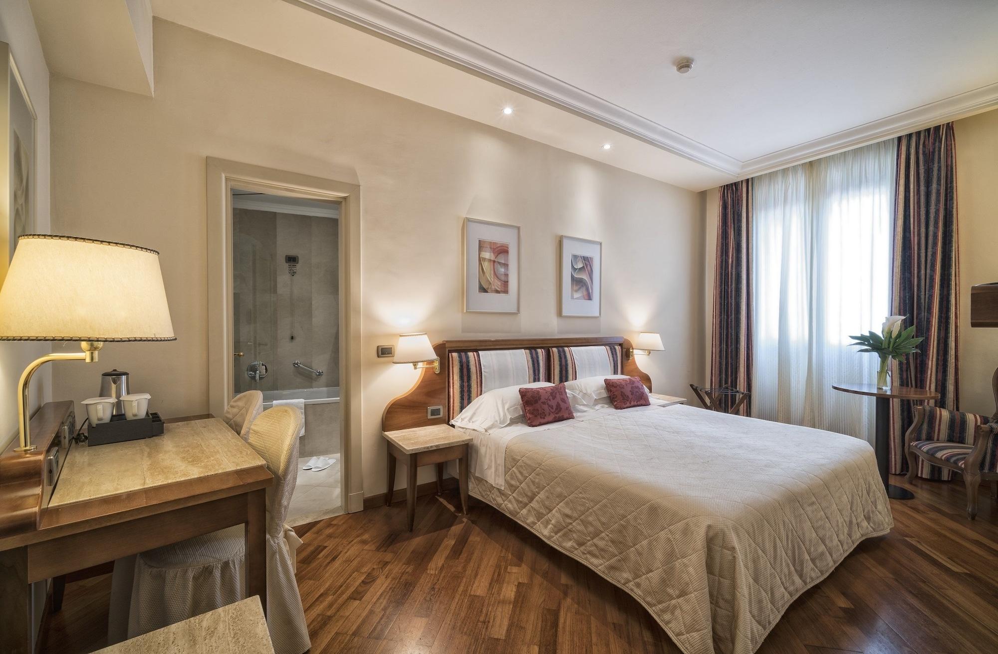 B&B Hotel Firenze Laurus Al Duomo Exterior photo