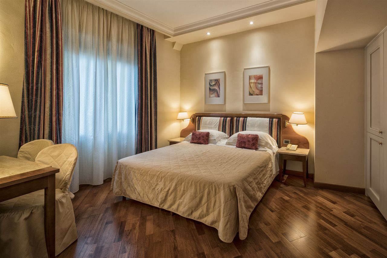 B&B Hotel Firenze Laurus Al Duomo Exterior photo